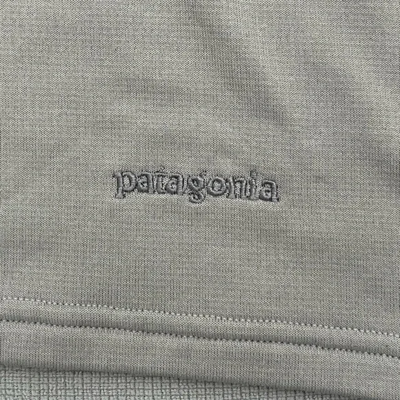 Patagonia Capilene USA Made Men's Large Gray Quarter Length Zip Adventure Hike